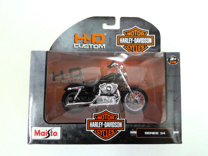 Maisto Harley Davidson 2012 XL 1200V Seventy-Two  1:18 Scale