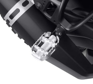 NEW Genuine Harley 80GRIT 2018up Softail Passenger Footpegs 50501395