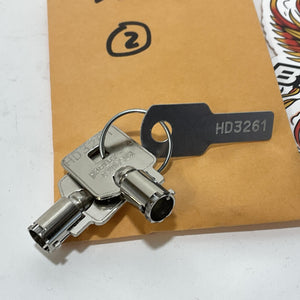 NOS Genuine HARLEY DAVIDSON BARREL KEY OEM CODE 3261 71452-91A