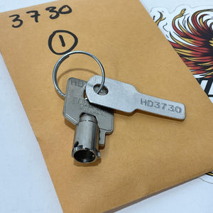 NOS Genuine HARLEY DAVIDSON BARREL KEY OEM CODE 3730 71452-91A