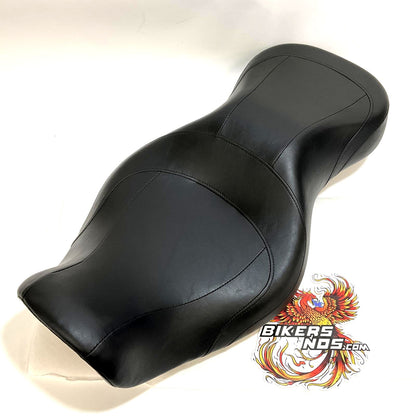 Very Nice Genuine Harley 2006-2017 Dyna models Switch Back Seat 54166-12