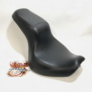 Very Nice Genuine Harley 2000-2007 FXSTD Deuce 2Up Seat 91806-00 91765-00