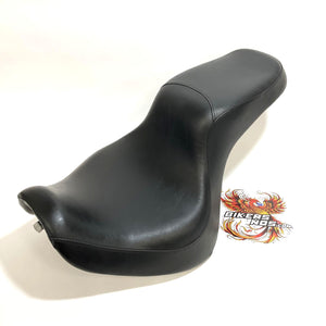 Very Nice Genuine Harley 2000-2007 FXSTD Deuce 2Up Seat 91806-00 91765-00