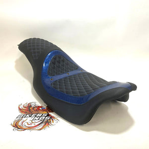 Mint Mustang Revere Runner Vent Flake Blue Seat 2008-2023 Harley Touring 74113MB
