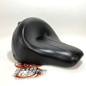 Very Nice! Genuine Harley 2018up Softail Sundowner Seat 52000291