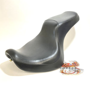 Very Nice Genuine Harley 2000-2007 FXSTD Deuce 2 Up Seat 91765-00 91806-00