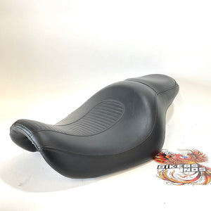 Very nice Genuine Harley-Davidson 2004-2005 Dyna 2Up Seat 53078-04