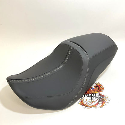 NICE Genuine Harley-Davidson 2023 CVO 2024 up Road Street Glide Seat 52000631
