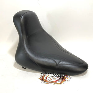 Very Nice! Genuine Harley 1987-1999 Softail Solo Seat Sweep Stitch Pattern