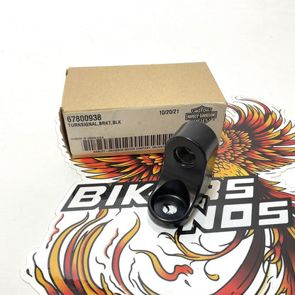 NOS Genuine Harley 2017-2020 Road King Special Turn Signal Bracket 67800938
