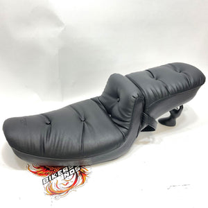 Mustang Regal Duke Pillow 1996-2003 Dyna Black Vinyl One-Piece 2-Up Seat 75532