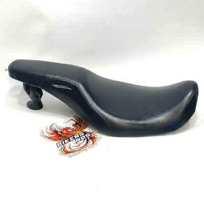 NICE! Genuine Harley 2004-2005 Dyna Badlander low profile 2 up Seat 52284-04
