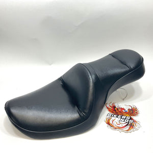 VERY NICE! Genuine Harley 1998-2003 Dyna & Wide Glide Seat 52166-01