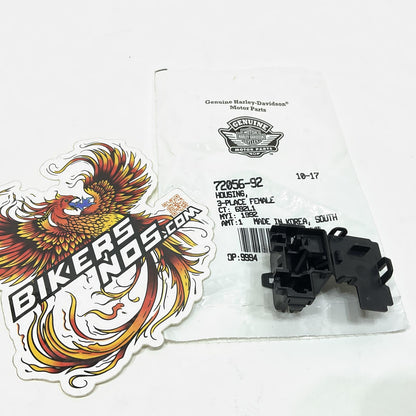New Genuine Harley Headlamp 3 Place Female Housing 72056-92