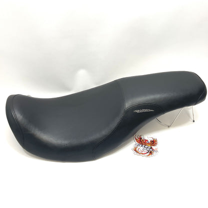 Very Nice! Genuine Harley 2006-2017 Dyna Low Profile Badlander Seat 52284-06